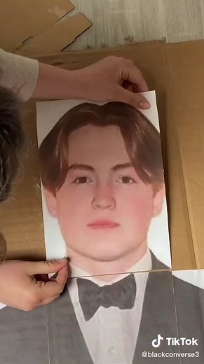 Jak zrobić kartonowego Kit Connora?