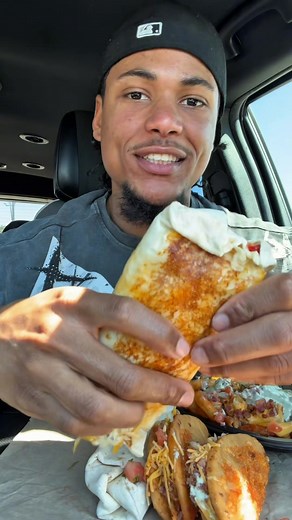 Exploring Delicious Flavors in Mukbang Eating Show