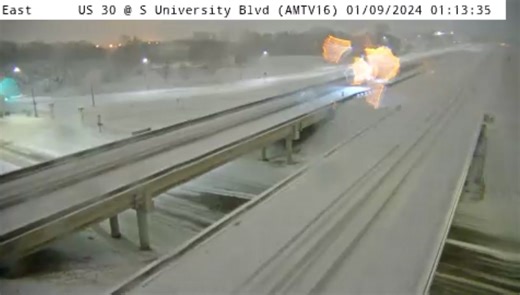 The plows are out tonight working hard to treat and clear the roads. Remember to give them plenty of room! This a look as they plow US-30 in Ames, IA. 📸: Iowa Department of Transportation 📍: Ames, IA | KIMT Storm Alert Weather 3