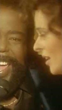 Lisa Stanfield & Barry White sing the passionate All Around The World