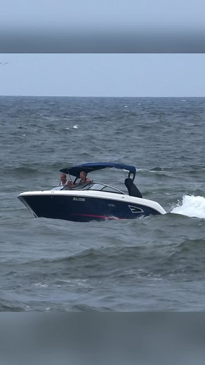 Nasty weather coming back in the inlet #manasquaninlet #boats #badweather #reels #waves #captain | Shore Boats