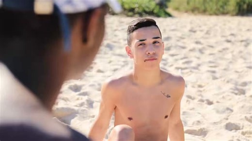 ¡PELÍCULA LATINA CALIENTE 2 HORAS COMPLETA! 🔥 Machos ricos sudados, culos jugosos apretados, guebos súper grandes y gruesos, mucha leche espesa volando. Pura acción sin censura. ¡Reproduce ya! 💦🍆🍑 Comenta 🔥 si te puso duro y RT para más.