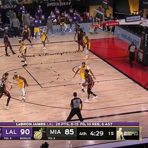 The rookie brought his shooting gloves to the Bubble! Here’s Tyler Herro balling out in Orlando. #HEATCulture #NBARooks | NBA Australia