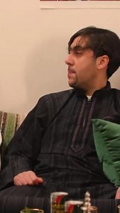 Zal Stefan ooit met rust gelaten worden? 😂 Of gebruiken ze hem puur voor leed vermaak 😉 #mocrolatenight #youtube #familiebouqarda #borrelnootjez #comedians | Borrelnootjez