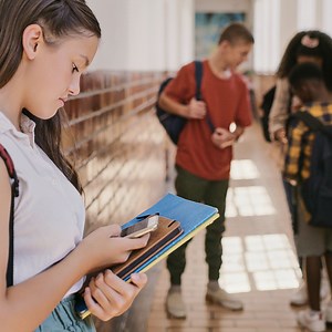 Studie Cyberlife IV: Cybermobbing bei Schülerinnen und Schülern | Die Techniker - Presse & Politik