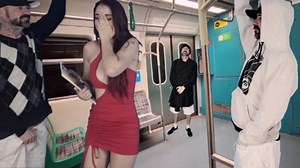 Student is surrounded by delinquents inside the train