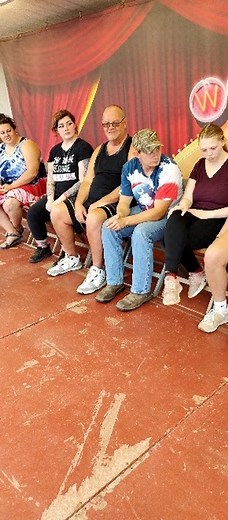 #dancing #amazing #hilarious #hypnotized #funny #hypnosis #bradcomedyhypnotist #hypnosisshow #fair #funnyvideos #kissing #kiss | Brad Comedy Hypnotist