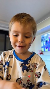 TOMANDO "CHOLATA" 😂 Amancio tomó la merienda y le dijo a su mamá, La China Suárez, la bebida, pero no le salía bien la palabra. 🥰 | La 100 FM