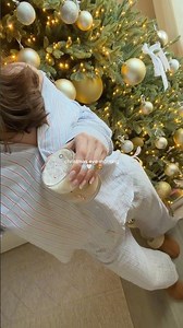 slow Christmas Eve morning 🧸❄️ #morningroutine #christmas