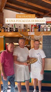 Conoscete questi tre fratelli che ogni giorno sfornano e servono Focacce di Recco IGP da sogno? Si chiamano Angelo, Alberto e Guido ✨ • Vi aspettano al Ristorante Da Angelo di Recco, sulla strada che conduce verso le colline di Uscio📍 • #FocacciadiRecco #FocacciadiReccoIGP #IGP #Focaccia #focacciacolformaggio #Recco #Ristorante #Restaurant #Cucina #Cucinaitaliana #Cucinaligure #Liguria #Genova #Cooking #cookingshow #Eccellenza | Focaccia DI Recco