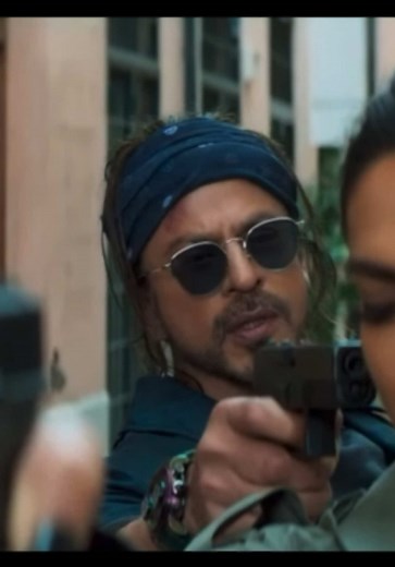 Pathaan Movie Scene: Shah Rukh Khan & Deepika Padukone's Intense Moment