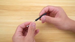 Glass Cutter, 2mm-20mm Nonslip Glass Cutting Tool with Glass Cutting Oil, Mirror Cutting Tool, Pencil Style Oil Feed Tip Glass Cutter for Cutting Mirror Tile Stained Glass