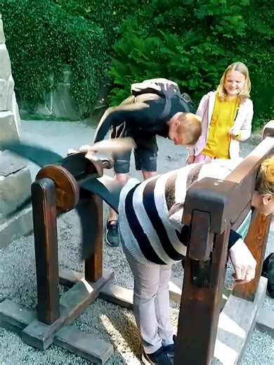 Medieval Europe’s Dupochlast Explained ⚔️📜