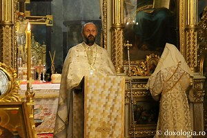 Lect. univ. dr. pr. Roger Coresciuc: „Vă invit să vă îndrăgostiți de Sfânta Liturghie” | Doxologia