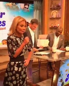 While on vacation in LA, Kelly sat next to David Beckham at #Soulcycle ! 󾌴 Morris Chestnut | Live with Kelly and Mark