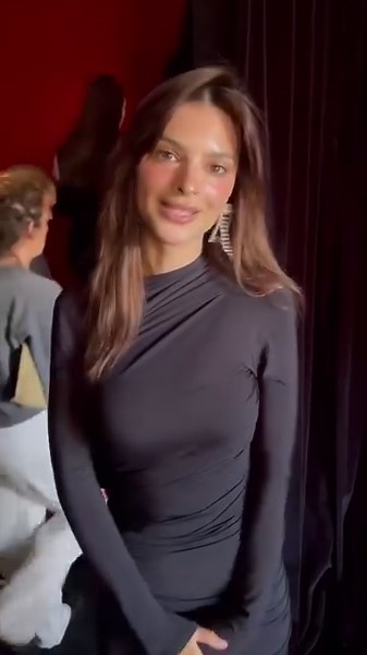 130K views · 2.3K reactions | პერის ჰილტონი, კრის ჯენერი, აშერი, ოფსეტი, ნაომი, იზაბელ იუპერი, ემილი რათაკოვსკი და სხვები დემნას დღევანდელ შოუზე პარიზში✅殺 Balenciaga by Demna | Demna Daily | Facebook