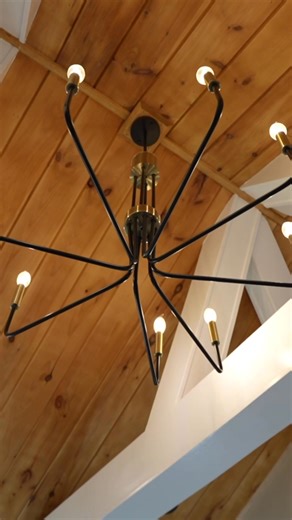 🌊Coastal Colonial Retreat in Ocean Ridge ✨ 📍 63 Aspen Road, South Kingstown, RI 🏡 Completely reimagined 3–4 bedroom Colonial in the coveted Ocean Ridge neighborhood – just a short walk to your private neighborhood beach! 🌊 🔥 Features: ✨ Brand-new hardwood floors 🪵 Custom fireplace w/ bold slatted detailing 🍳 Gourmet kitchen w/ two-tone cabinetry, island, & accent lighting 🛋️ Flexible main-level room (office/den/bedroom) full bath 🛏️ Serene primary suite w/ en suite bath 🧺 Dedicated lau