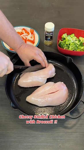 Cheesy Stuffed Chicken w Broccoli🔥#EasyRecipe #gamedaygrub #LowCarb #DanosPartner | pejaandmom