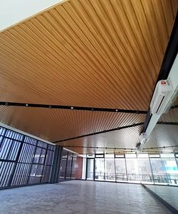 [Hot Item] Wood Color Aluminum Strip Linear Ceiling Panel Decorative Soffit Fasade