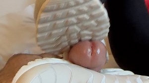 Abspritzen unter neuen Nike TN Sneakern | Clips4sale