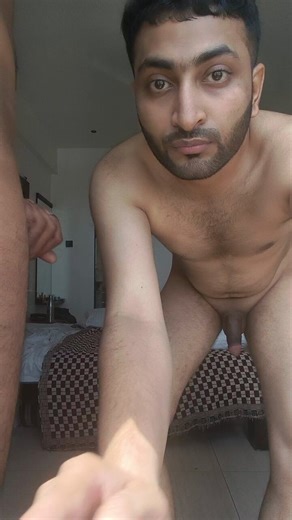 Me hu Ahemdabad ka pure Desi bottom or muje 8 inch ke mote lund Wale ne apne lund ki sari malai pila di.