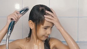 Child Bathroom Beautiful Little Girl Shower: Stockvideos & Filmmaterial (100 % lizenzfrei) 1007478082 | Shutterstock