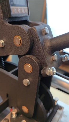 Embossing leather, getting beautiful results. #HandmadeLeather #LeatherArt #CraftedWithLove #leathergoods #leathercraft #leather #wallet #handmade #madeinusa #workshop #minimalist #asmr #CustomLeather #ArtOfLeather #LeatherDesign #VintageLeather #LeatherWorkshop #usa #unitedstatesofamerica | Leather Craft