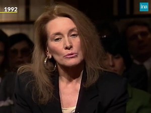 8.5K views · 132 reactions | @Inafr_officiel Qu'est-ce que c'est que d'aimer un homme ? Le témoignage clinique et bouleversant de Annie Ernaux, venue présenter son livre "Passion simple" en 1992, inspiré de sa propre histoire. L'autrice française vient de recevoir le prix Nobel de littérature. | PartagesPlus | Facebook