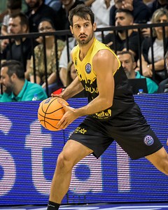 Phil Jackson, Tex Winter and Txus Vidorreta: Three Masterminds of Triangle Offense 📐 #BasketballCL | Basketball Champions League