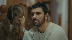 "Sana küsmeye mola verdim." #SefirinKızı son bölümünü startv.com.tr'den izleyebilirsiniz. https://www.startv.com.tr/dizi/sefirin-kizi/son-bolum | STARTV