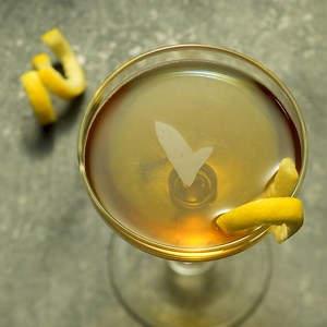 A classic cocktail celebrating the eponymous Bobby Burns, Scotland’s national bard. Bring out those balanced, complex notes by pairing this Scotch cocktail with some classy Manchego. | culture magazine: the word on cheese