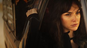 117K views · 1.8K reactions | Gal Gadot, Jamie Dornan & Alia Bhatt elfoglalták a #TUDUM színpadát, hogy bemutassák akciódús új filmjüket, Rachel Stone - Mindent vagy semmit a Netflix műsorán. | Netflix | Facebook