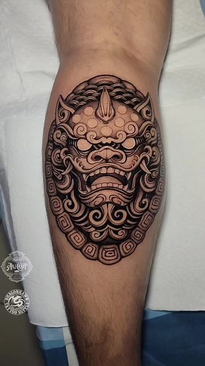 Foo Dogs are Chinese protection symbols of feng shui that typically “guard” the entranceways to buildings and homes. Ironically, they don't actually depict dogs, but rather lions. They are always presented in pairs and are traditionally carved from granite, marble or some other decorative stone. Thank you for trusting 🙏🖤 LOCATION: 📍 ANJ CRAFT TATTOO STUDIO Near LRT GIL PUYAT STATION PASAY (3minutes walking) Sponsored by: Dragonhawk Tattoo Supply Philippines #mastlancer #mastprocartrige #wjxca