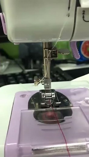 How to install the needle of Uten Sewing machine?
