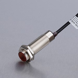 [Hot Item] 18mm Long Distance Proximity Sensor DC Diffuse Reflective Photoelectric Sensor