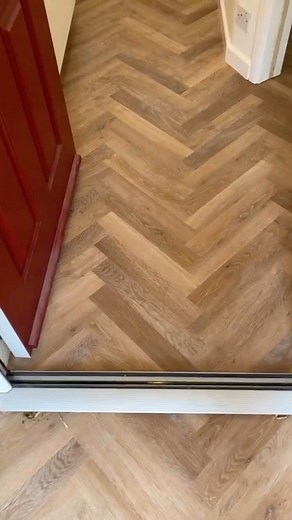 ✨⭐️ We couldn’t be happier with this latest project featuring Karndean LVT in Pale Limed Oak on the stairs and matching herringbone and plank throughout. We feel this is testament to our skilled fitters and the versatility of Karndean flooring. Check out the photos and get inspired! ⭐️✨ | Kustom Floors & Furniture