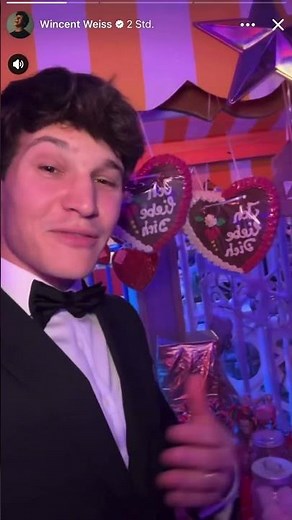 Wincent Weiss 👕👔👤😀😊😁☺️😄🙂😃😌❤️❤️❤️❤️❤️❤️🥰😍 I ❤️ Frohe Weihnachten 🎄🎁
