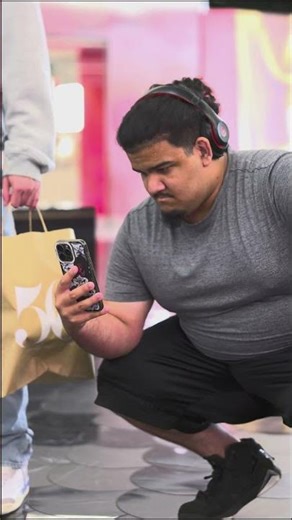 Mallgoers Stunned by Beautiful American Akitas Apexx Akitas Promote Breed in Public #akita #cutedog