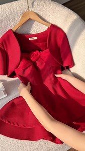 Selena Jump red version🌹 | GOLA Designs