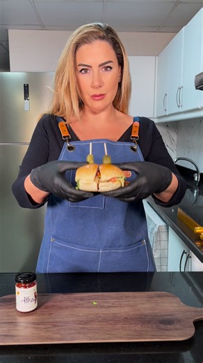 1.2K views | Get ready to take your taste buds to the next level with this easy pulled beef burger recipe by Nicole Mrad! Wrap your hands around serious deliciousness! #PulledBeefBurger #Burgerrecipe #Burgers #NicoleMurad #TasteandFlavors | Taste and Flavors | Facebook