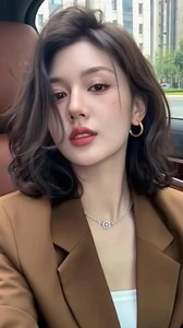 643K views · 2.8K reactions | 女人一定要尝试一次中发烫发，会发现原来自己那么好看#长发烫发＃法式慵懒烫发 ＃减龄烫发＃烫发 # # #fblifestyle | 剪发妙招分享 Pro Haircut Tips | Facebook