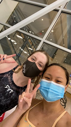 Little throwback to Speedo sectionals in 2021, first LCM race in over a year during Covid times (ew) Sometimes I like to watch old racing videos just to feel some fire because passion for sport is so incredibly tough to maintain for a long period of time… 👵🏼 100m breast next to an awesome friend @mir_tuck , definitely got my ass whooped 😂 No taper, meets were scarce, and training time leading up to Tokyo 2020 was limited because of Covid. @johnklinge drove me 2.5 hours to Elkhart and then aga