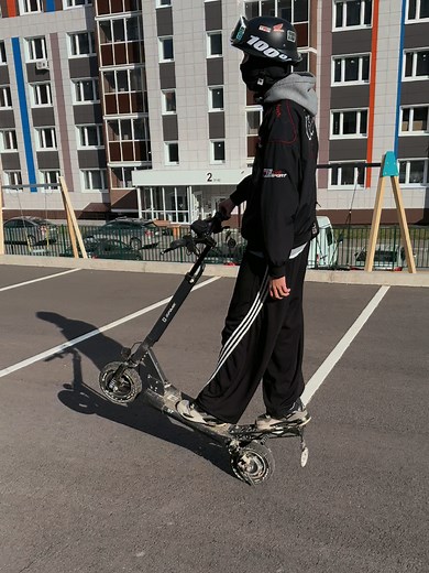 даю ванхендика — самокатный стант в Чебоксарах