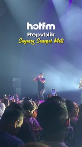 Aku sayang sampai mati! Kalau dah sayang sampai mati tu memang betul betul sayang la gais! Tak faham ke!! Emo ni 😆!! Siapa lagi geng Min karaoke lagu ni 🙋🏻‍♀️?! #HotFM #yanghangatdanterbaik #repvblikband | Hot FM