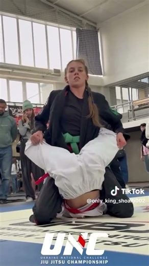 girl fight training #girlboxing #femaleboxing #fightergirls #asia #femaleathlete