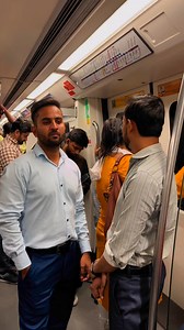 Delhi metro mein couples ki masti 😅 ! #delhimetro #comedy #lovebirds #viralvideos | Arhan Malik