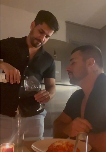 Noite Especial em Casal Gay: Momentos Românticos