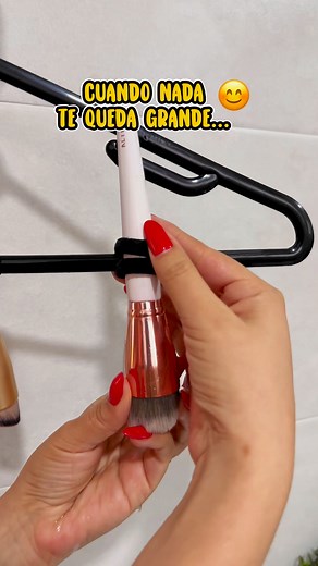 1.8M views · 10K reactions | Porque no lo pensé antes, así se secan correctamente las brochas #tips #ideas #lifehacks #hacks #home #ideascreativas #losabias | Tips de Lina | Facebook