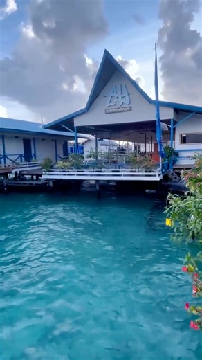 Morning view from Mabul, Island😍😍 🥰🥰 📍Amina Holidays Resort #pakejpulausemporna #makatagihsempornatravel #aminaholidays #mabulisland #semporna #sabah #sempornatravel #cuticutisabah | Pakej Pulau Semporna