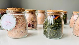 Natural and Handmade Pink Himalayan Bath Salt and Dead Sea Salt With Spirulina - Etsy UK